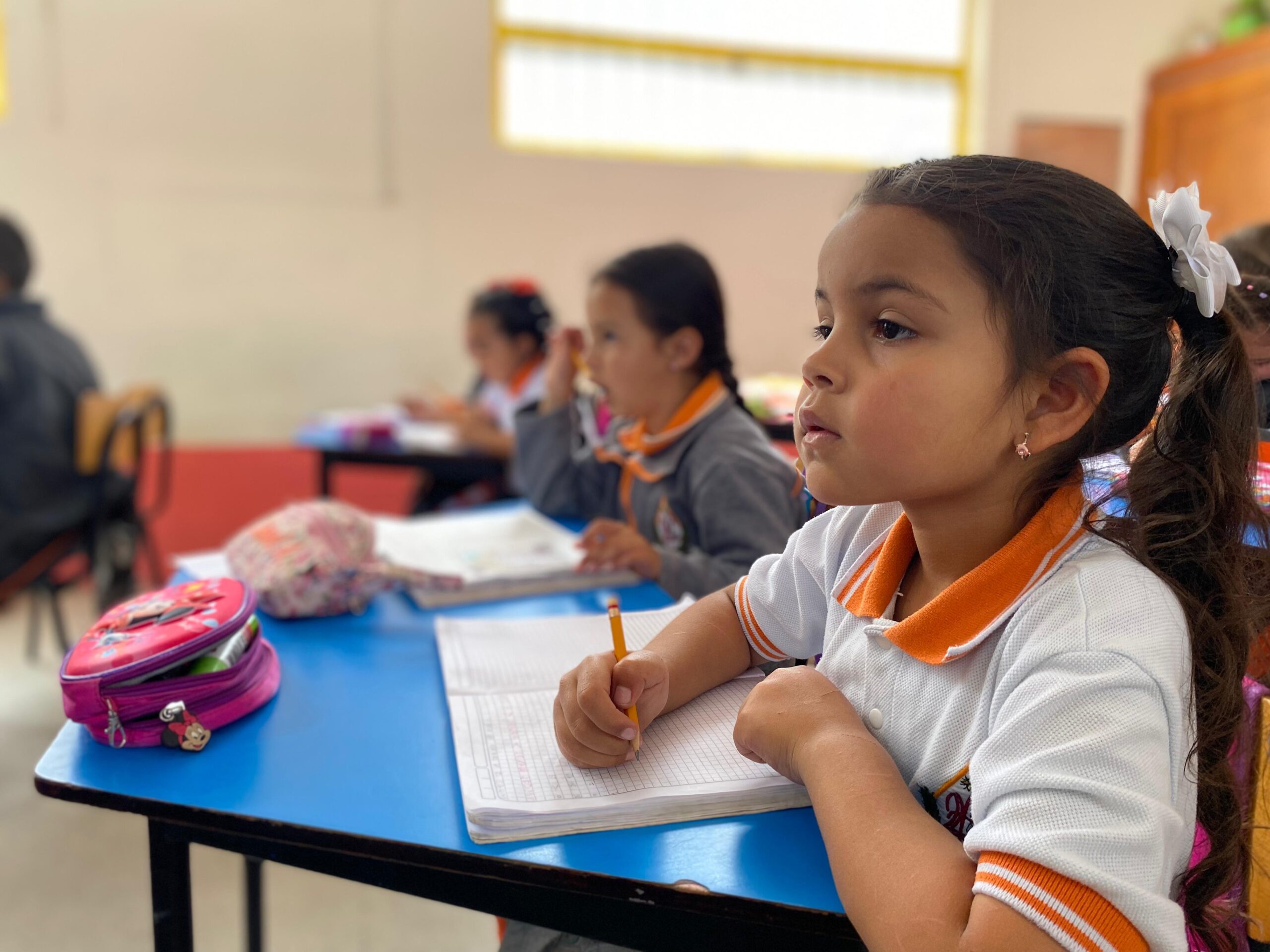 Nina Atencion Scaled